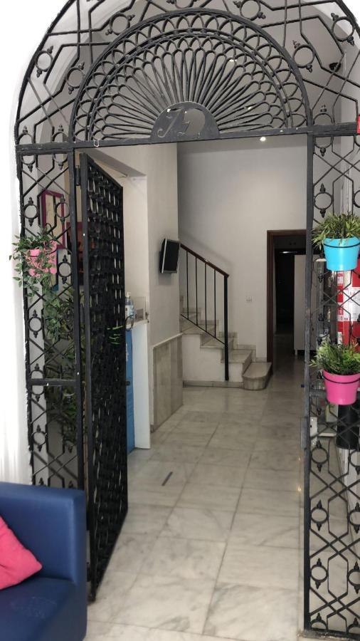 The Spot Central Hostel Σεβίλλη Εξωτερικό φωτογραφία