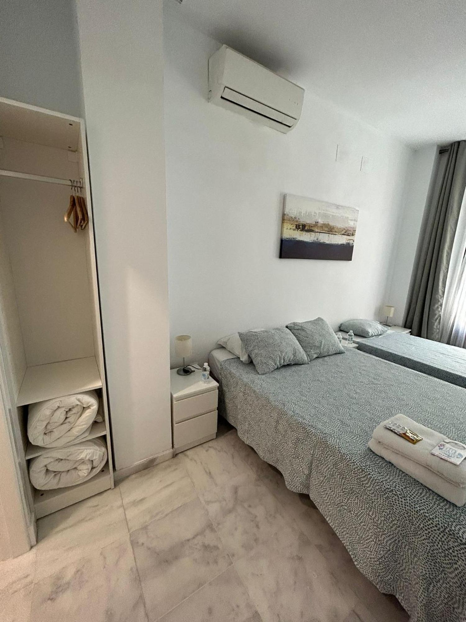 The Spot Central Hostel Σεβίλλη Εξωτερικό φωτογραφία