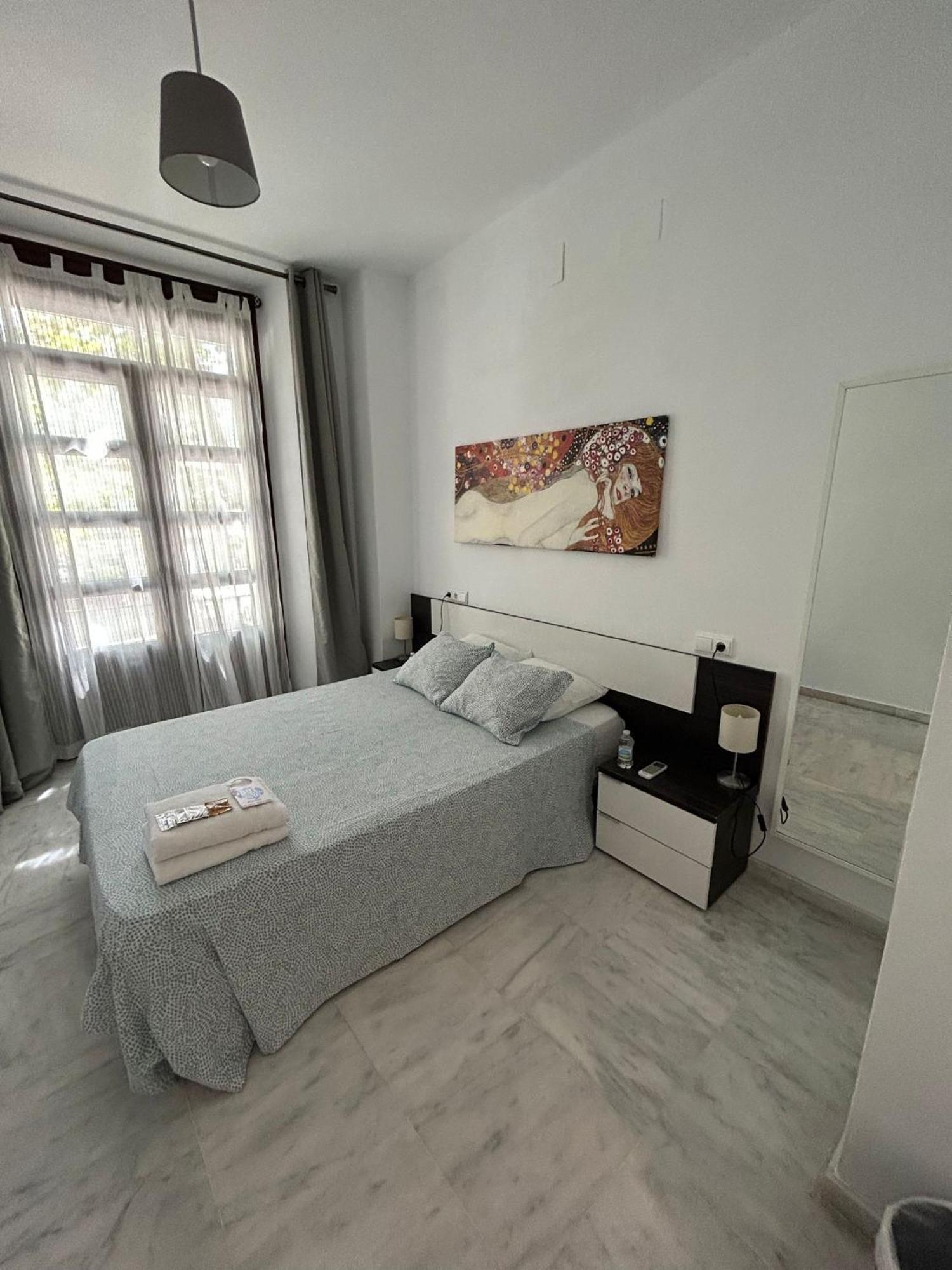 The Spot Central Hostel Σεβίλλη Εξωτερικό φωτογραφία