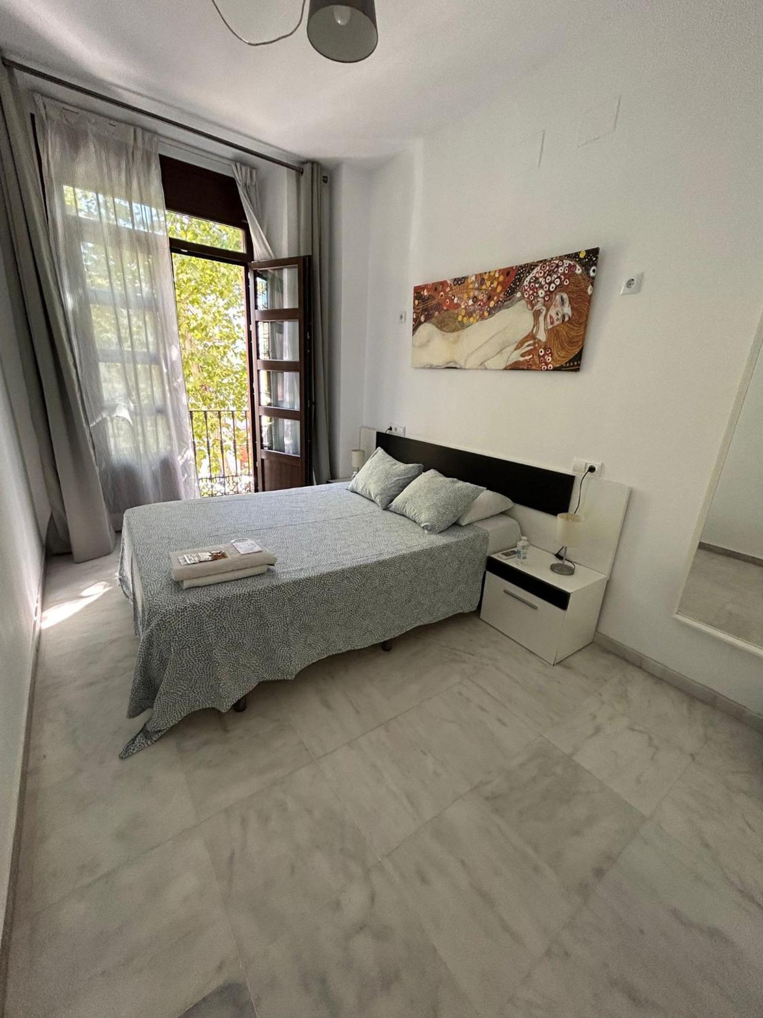 The Spot Central Hostel Σεβίλλη Εξωτερικό φωτογραφία