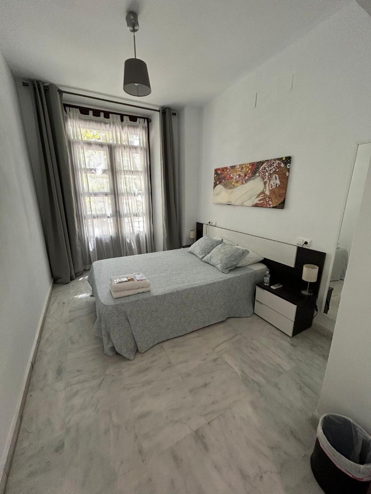 The Spot Central Hostel Σεβίλλη Εξωτερικό φωτογραφία